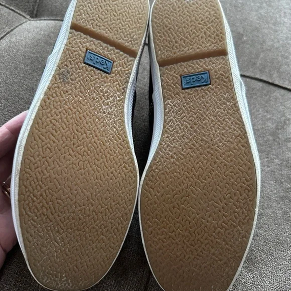 Keds Classic Black Sneakers with White Accents Size 8 - Picture 7 of 9